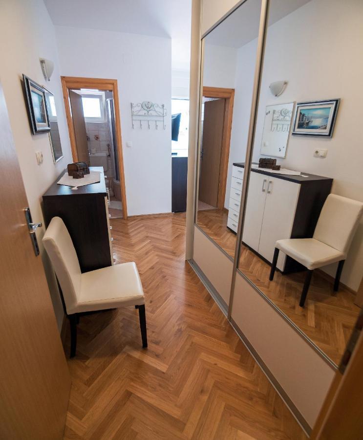 M. De Dominisa 5 Apartment *