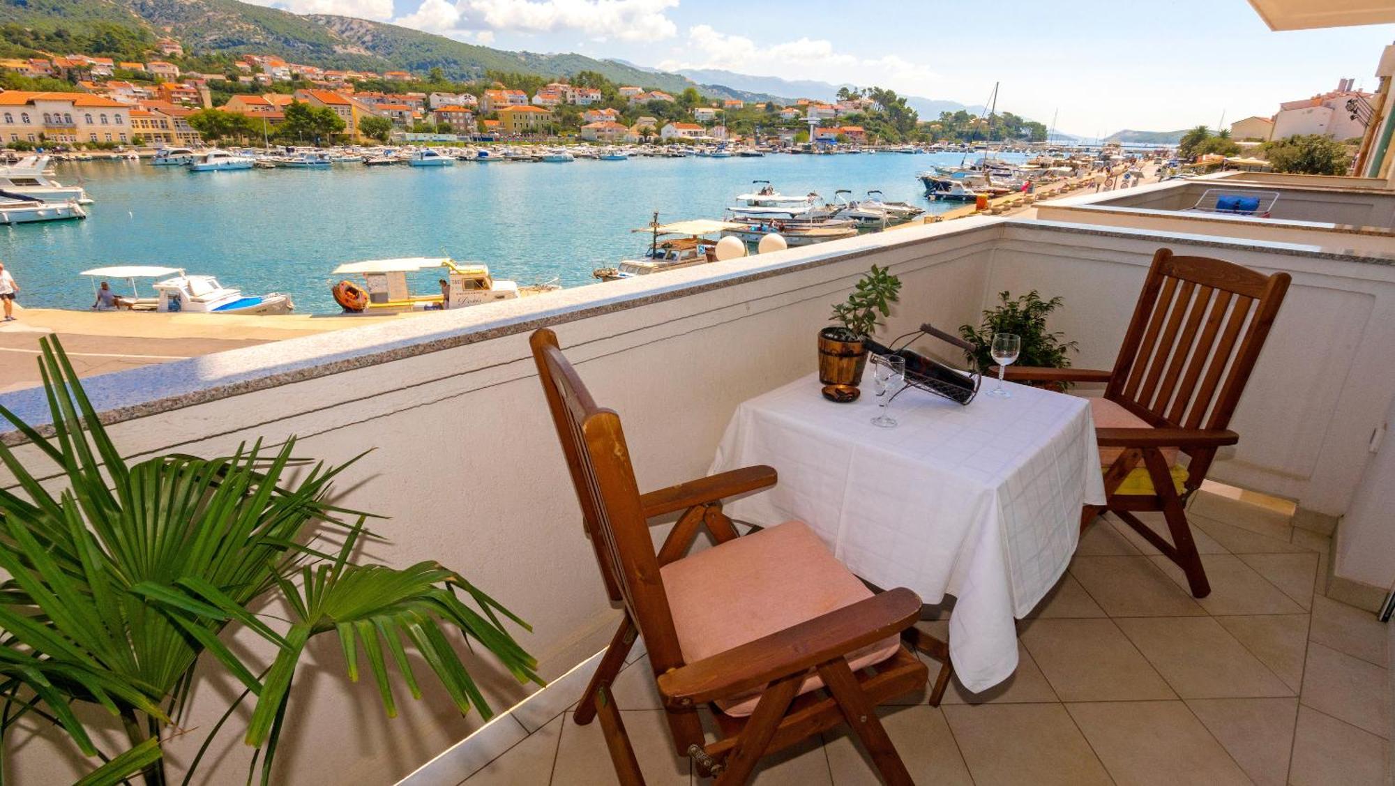 M. De Dominisa 5 Apartment Rab Town