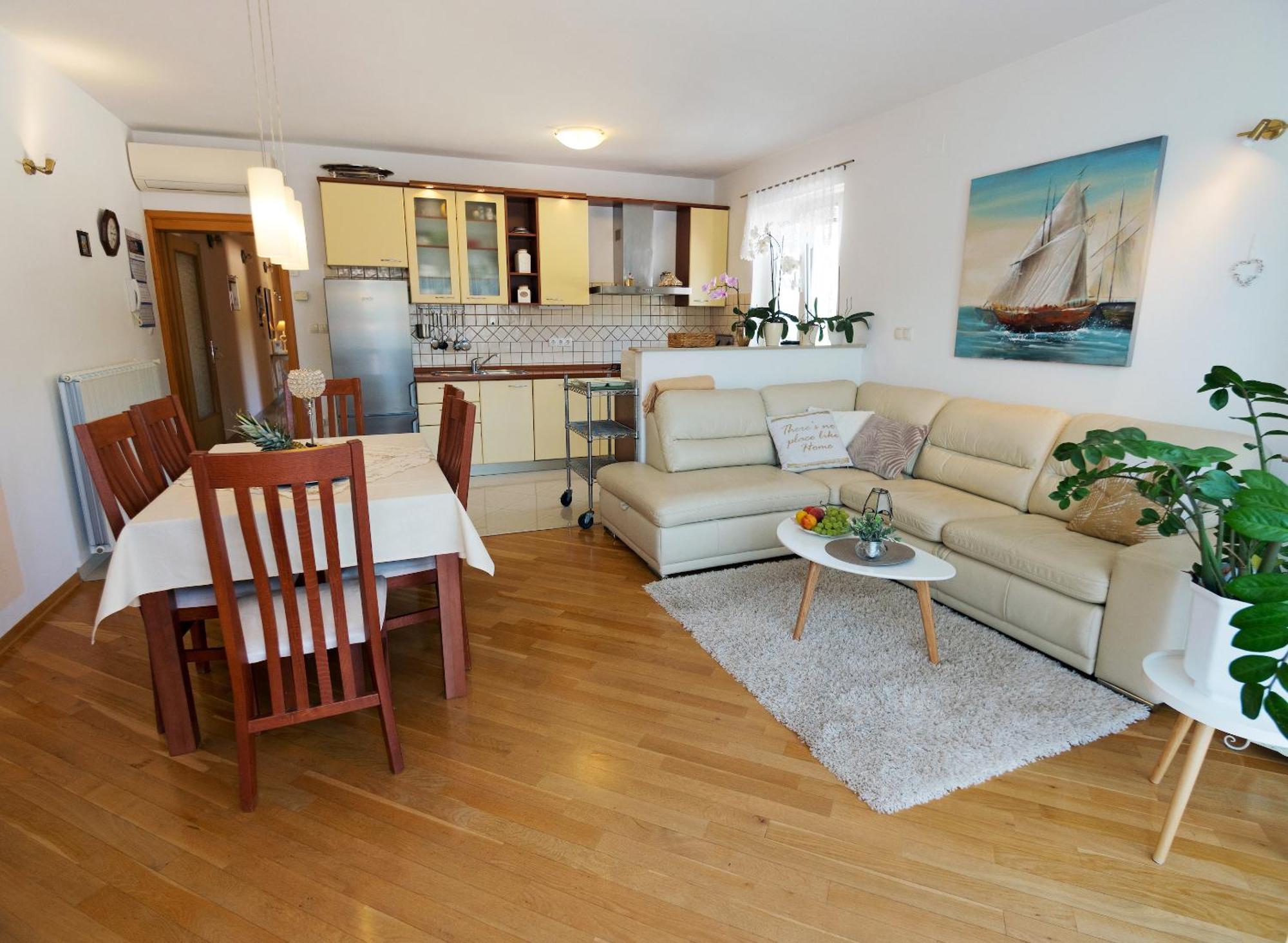Apartment M. De Dominisa 5 *